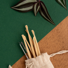 Cargar imagen en el visor de la galería, Bamboo Ear Cleaner - Bamboo Oriculis - Durable y ecológico